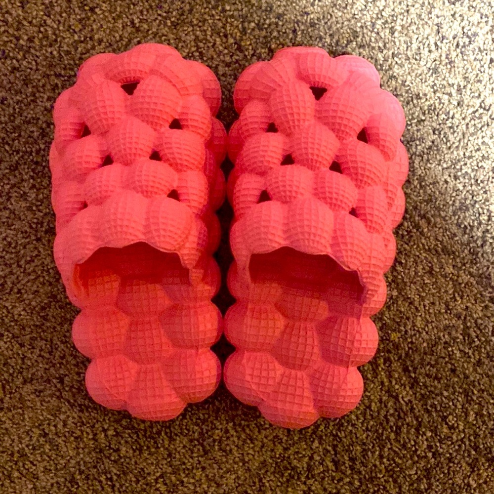 Pink bubble slides size 35/36